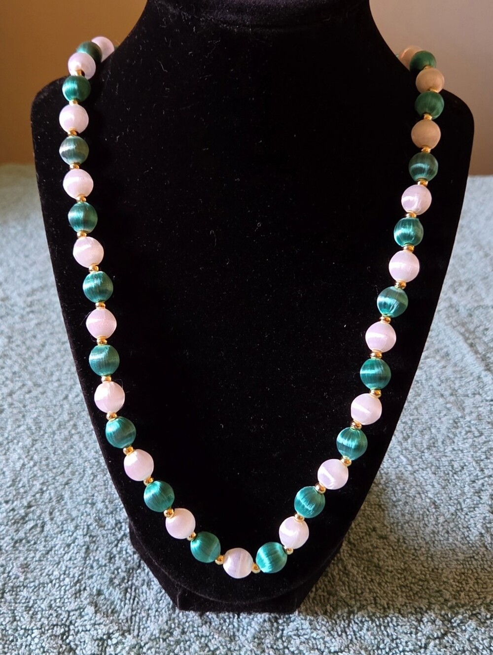 Vintage Mid Century Satin Thread Wrapped Bead Necklace Green White Japan